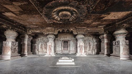 7 Spectacular Caves In India For The Explorer In You